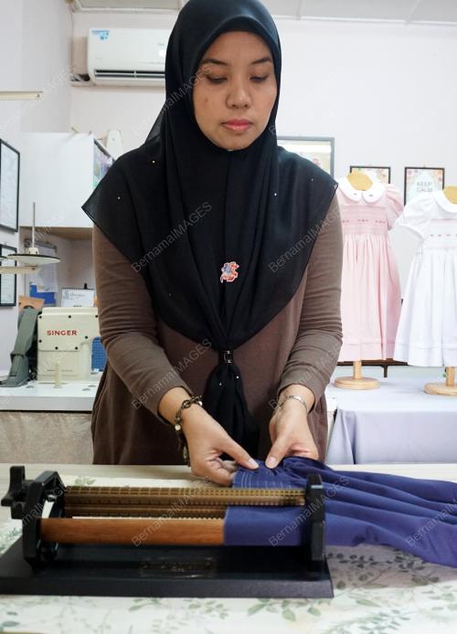 SK07_07122018_JAHITAN_SMOCKING