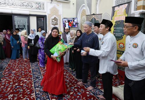DATUK SERI FADILLAH YUSOF