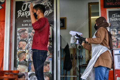 KEDAI GUNTING RAMBUT
