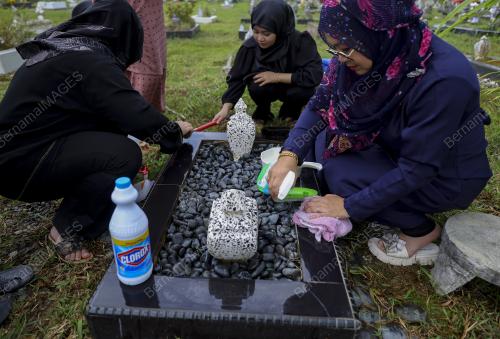 ZIARAH KUBUR MENJELANG RAMADAN