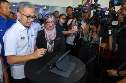 FAHMI FADZIL