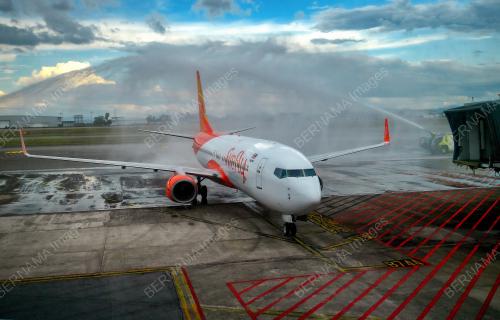 PENERBANGAN TERUS PERTAMA PESAWAT FIREFLY