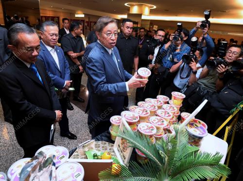 TAN SRI ABANG JOHARI TUN OPENG