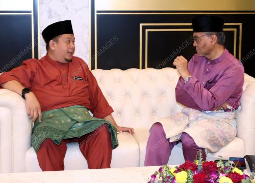 DATUK SERI DR DZULKEFLY AHMAD