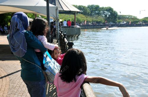 SK07_13062012_SUNGAI