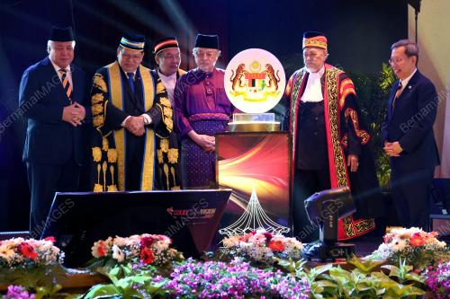 TAN SRI ABANG JOHARI TUN OPENG