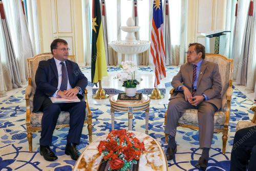 TAN SRI ABANG JOHARI TUN OPENG