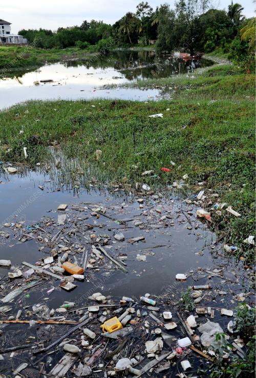 PENCEMARAN SUNGAI