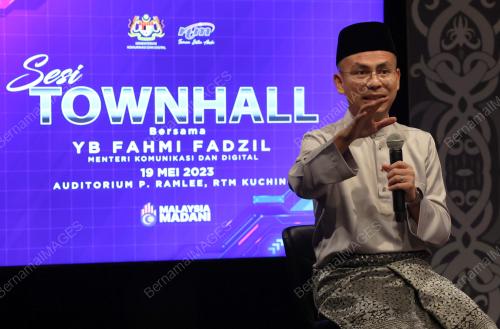 FAHMI FADZIL