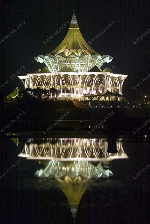 KOMPLEKS DUN_SARAWAK