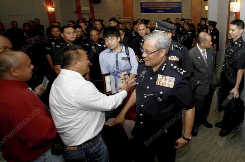 SK07_22042014_POLIS_BANTUAN