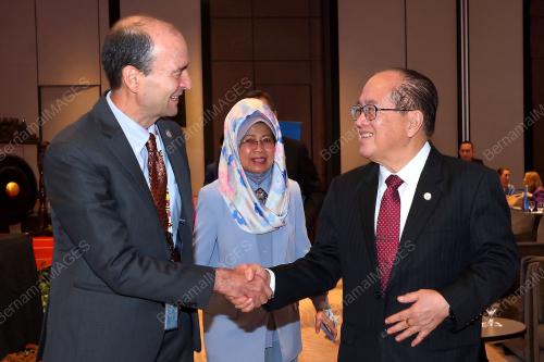 DATUK AMAR DOUGLAS UGGAH EMBAS