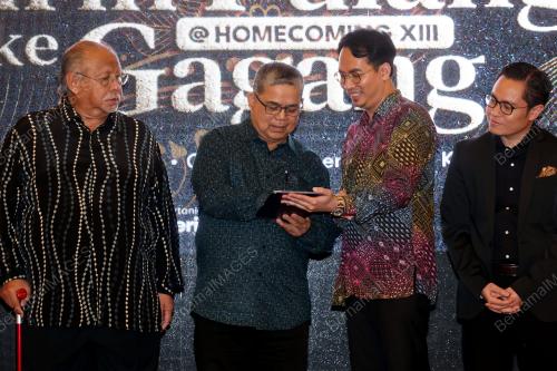 DATUK AARON AGO DAGANG