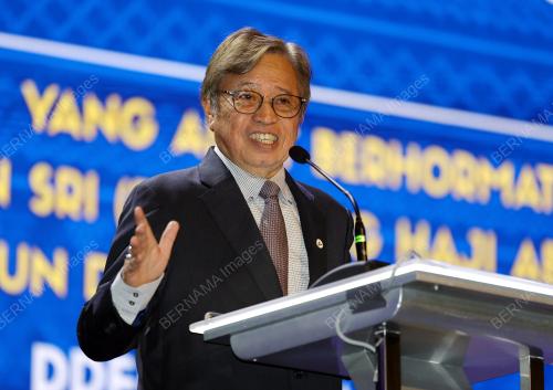 TAN SRI ABANG JOHARI TUN OPENG