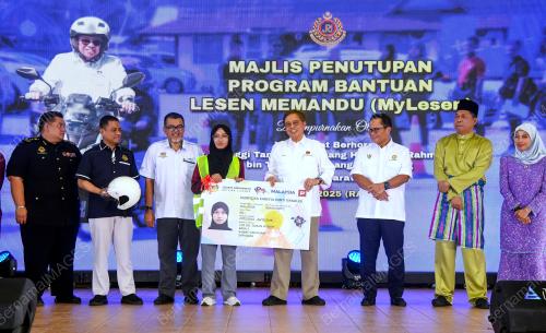 TAN SRI ABANG JOHARI TUN OPENG
