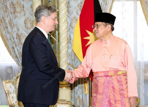 TAN SRI ABANG JOHARI TUN OPENG