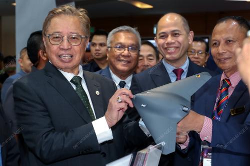 TAN SRI ABANG JOHARI TUN OPENG