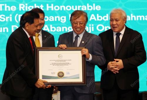 TAN SRI ABANG JOHARI TUN OPENG