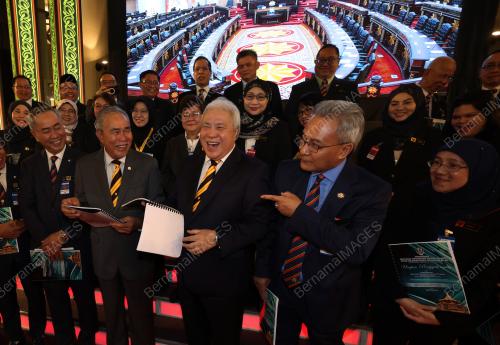 DATUK AMAR AWANG TENGAH ALI HASAN