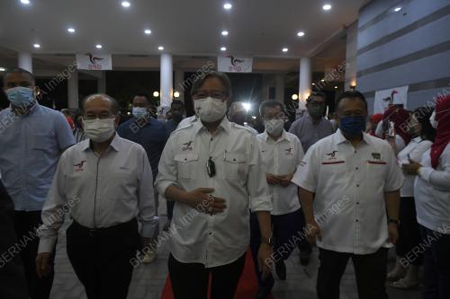 TAN SRI ABANG JOHARI TUN OPENG