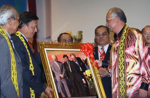 MOHD NAJIB TUN ABDUL RAZAK