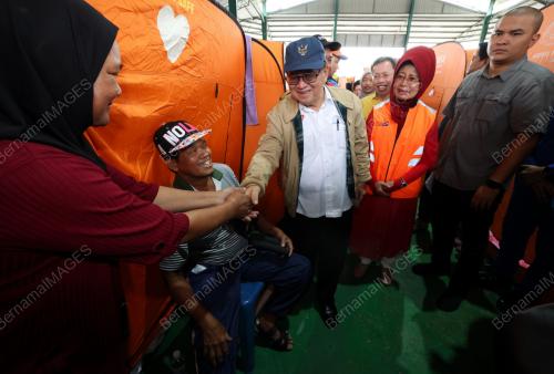 DATUK AMAR DOUGLAS UGGAH EMBAS