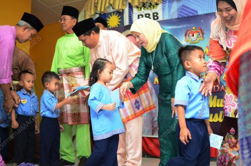 SK08_01062016_DUIT_RAYA
