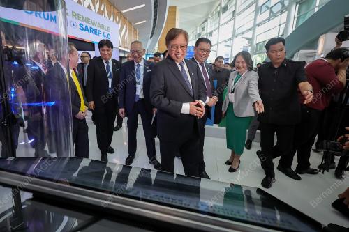 TAN SRI ABANG JOHARI TUN OPENG