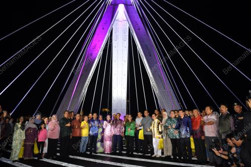 TAN SRI ABANG JOHARI TUN OPENG
