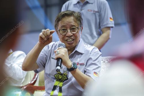 TAN SRI ABANG JOHARI TUN OPENG