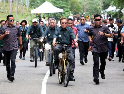 TAN SRI ABANG JOHARI TUN OPENG