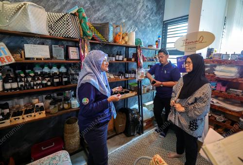 JEJAK INOVASI SOSIAL