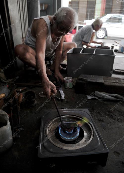 SK08_09012013_TUKANG1
