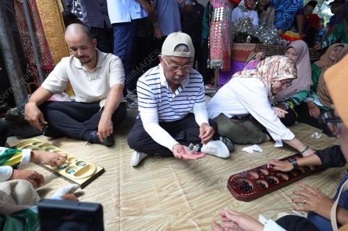 AL-SULTAN ABDULLAH RI'AYATUDDIN AL-MUSTAFA BILLAH SHAH