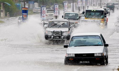 SK08_11012011_BANJIR_JALAN