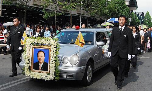 ROBERT LAU