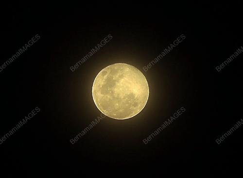 SK08_11042017_BULAN