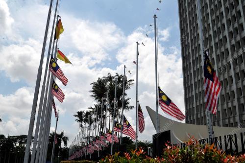 SK08_12092017_BENDERA