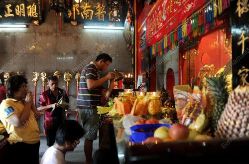 SK08_13052014_WESAK