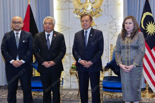 TAN SRI ABANG JOHARI TUN OPENG