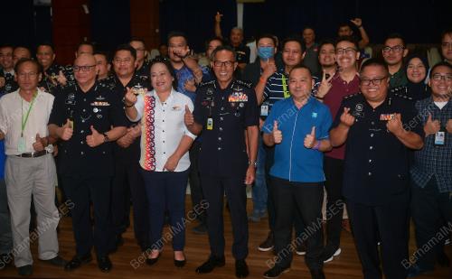DATUK MOHD AZMAN AHMAD SAPRI