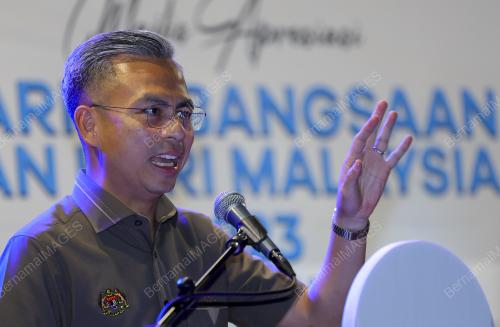 FAHMI FADZIL