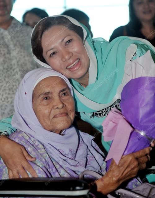 SK08_17052013_NANCY_SHUKRI
