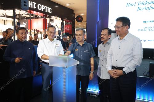 FAHMI FADZIL