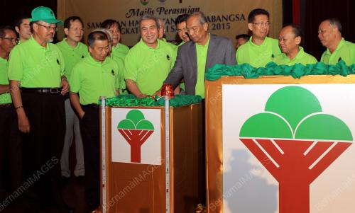 SK08_21032015_HARI_HUTAN