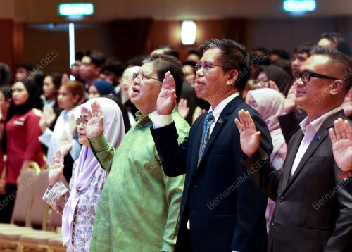 TAN SRI JOHARI ABDUL