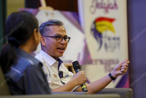 FAHMI FADZIL