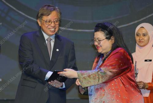 TAN SRI ABANG JOHARI TUN OPENG