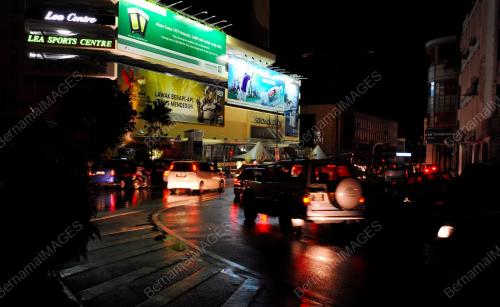 SK08_27062013_KUCHING_BERGELAP