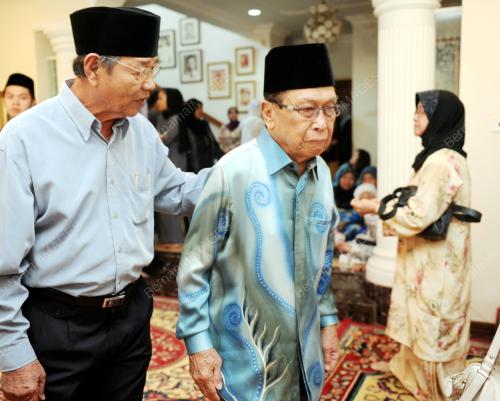 TUN ABANG MUHAMMAD SALAHUDDIN